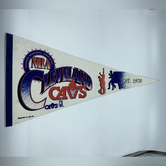 Vintage 1992 TRENCH NBA Cleveland Cavaliers EST.1970 Team Logo Pennant Flag - Picture 1 of 3